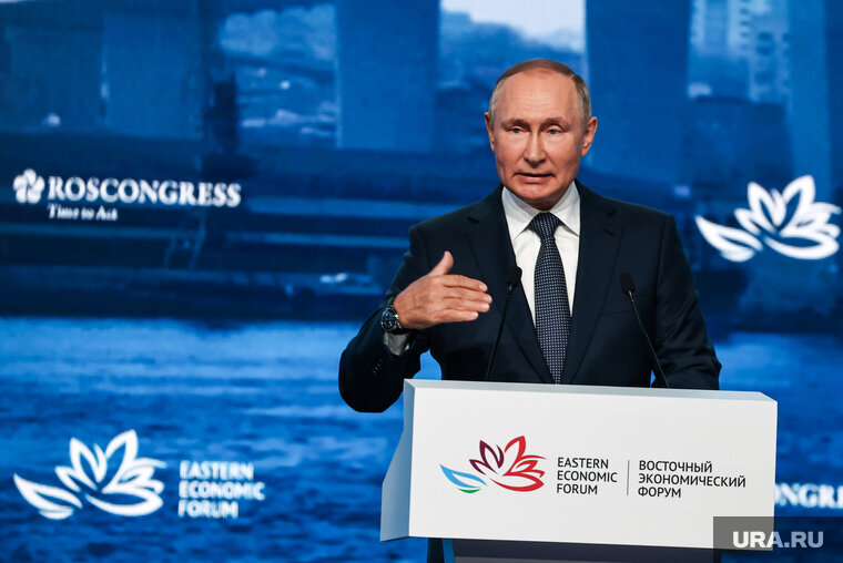    Владимир Путин дал поручение правительству разработать новую госпрограмму для инвестиций внутри страны