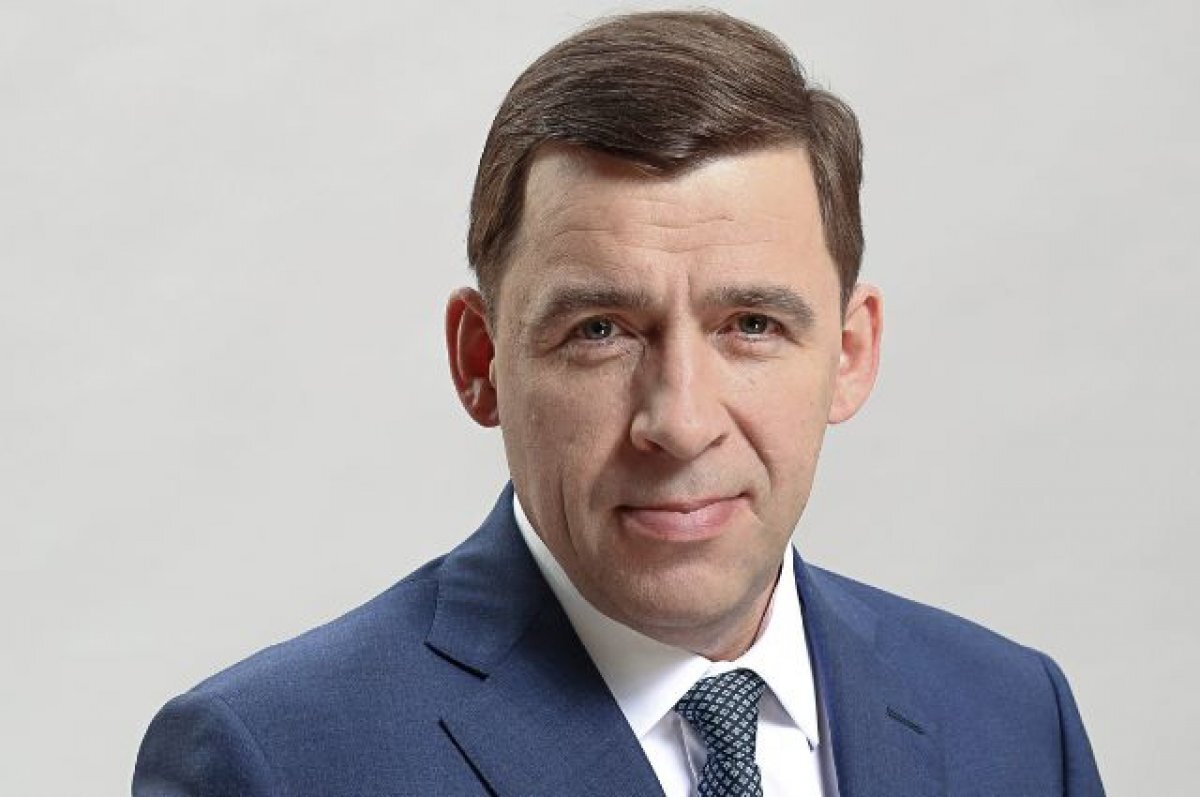    Евгений Куйвашев поздравил жителей области с Днем защитника Отечества