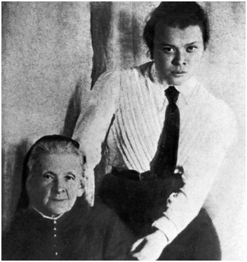 Мария Александровна Ульянова с младшей дочерью Марией