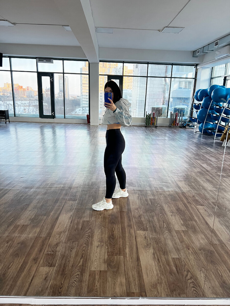 Счастливый персональный тренер