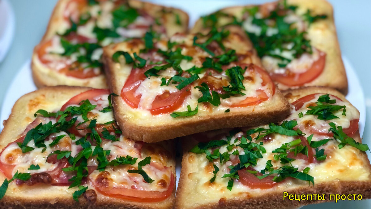 Ленивые мини-пиццы с сыром и колбасой — рецепт с фото