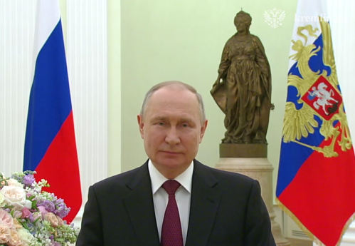    Президент Владимир Путин поздравил женщин России с Международным женским днем Кристина Просвиркина