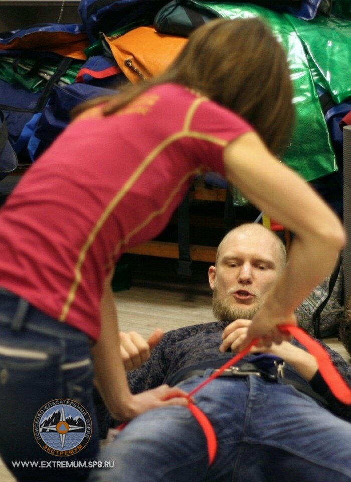 Настойчиво рекомендую и самому ощутить все прелести жгутирования. Резко снижает желание жгутировать других. 
Фото с тренировки спасателей ПСО Экстремум