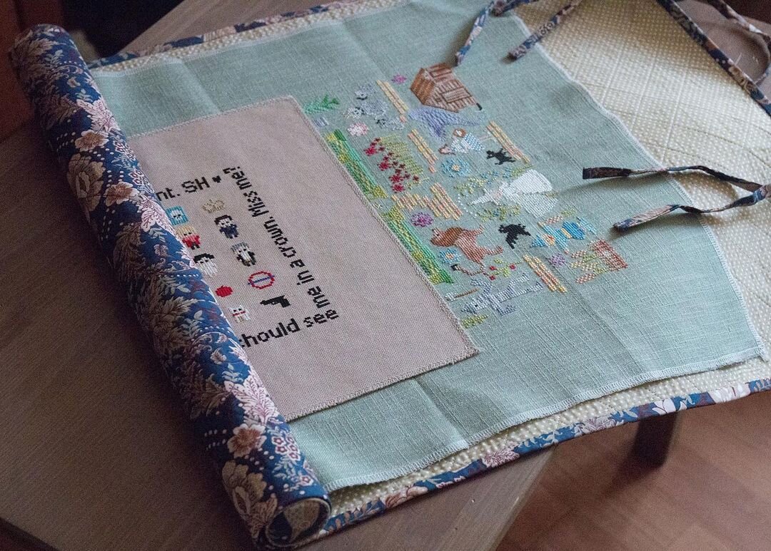 Внутренняя поверхность ролла для вышивки