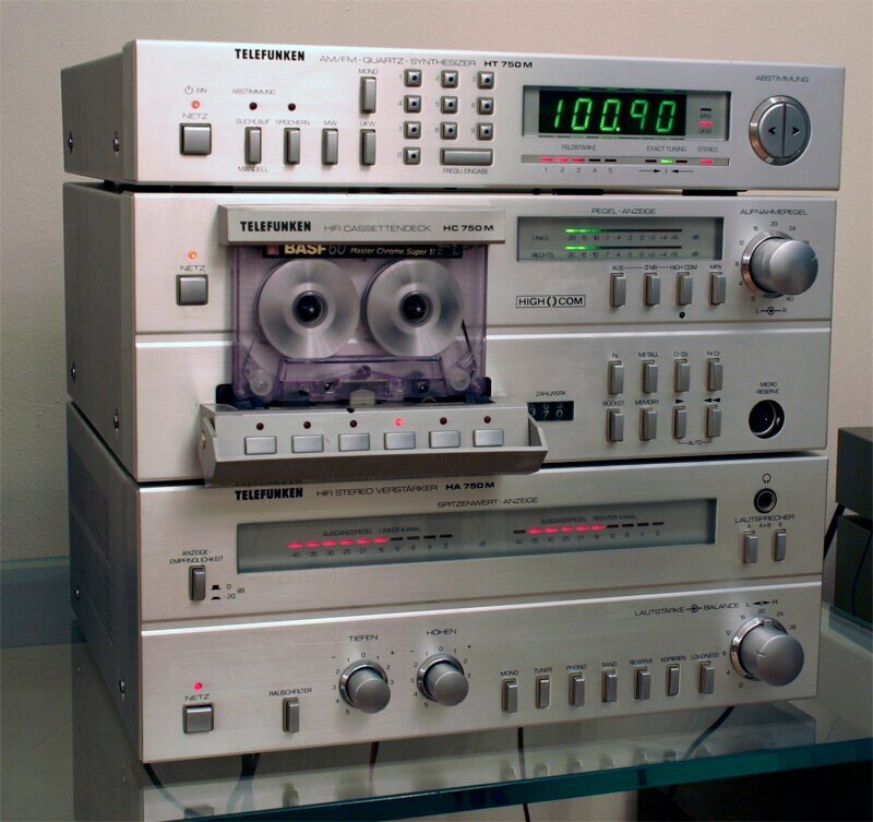 Предыдущее аудио. Telefunken ht750m. Telefunken кассетная дека. Телефункен магнитофон 80х. Телефункен магнитофон кассетный.
