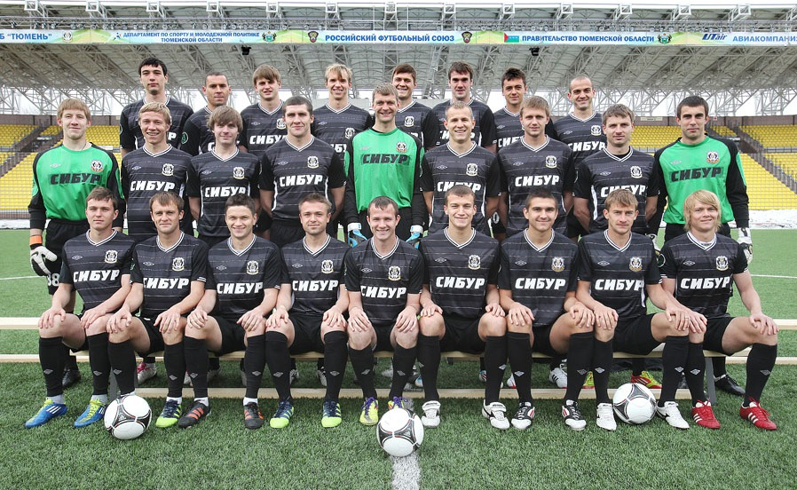 Футбольная команда тюмень. Фк тюмень 2012. Состав фк тюмень. Фк тюмень радость. Виктор тренев тюмень.