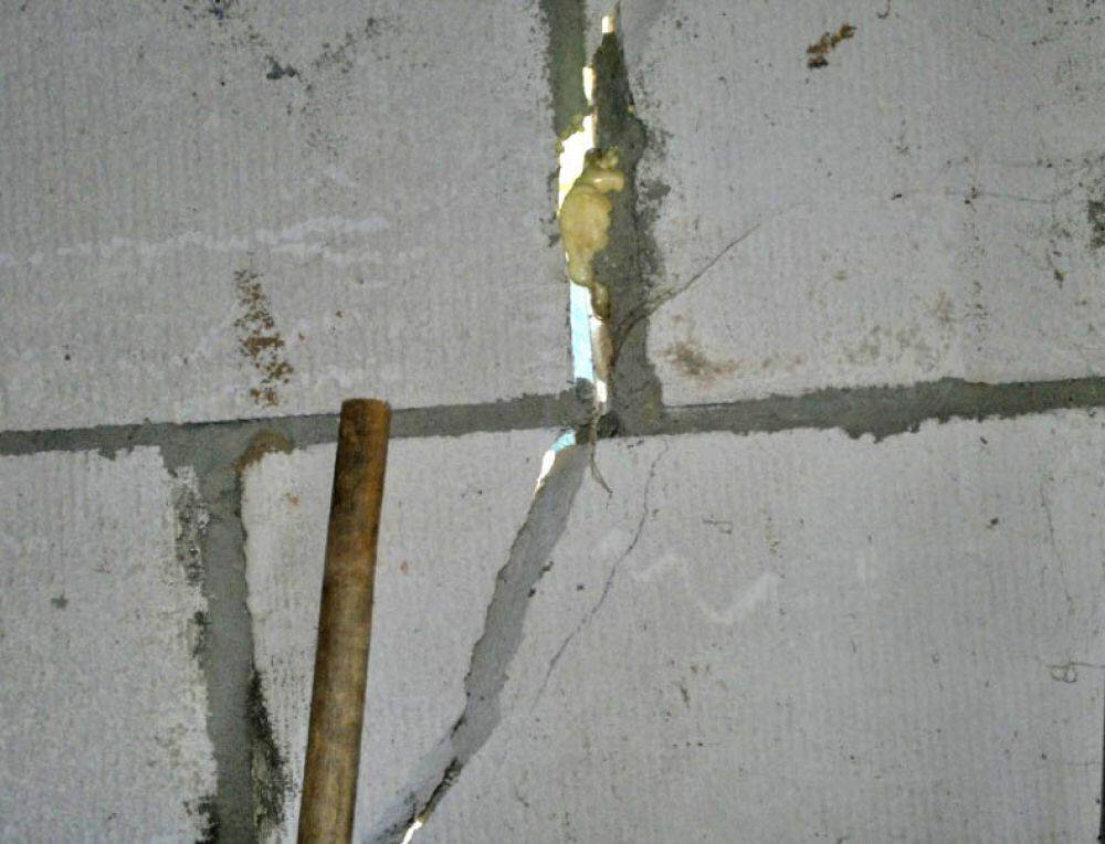 Как правильно заливать наклонные стены и острые углы