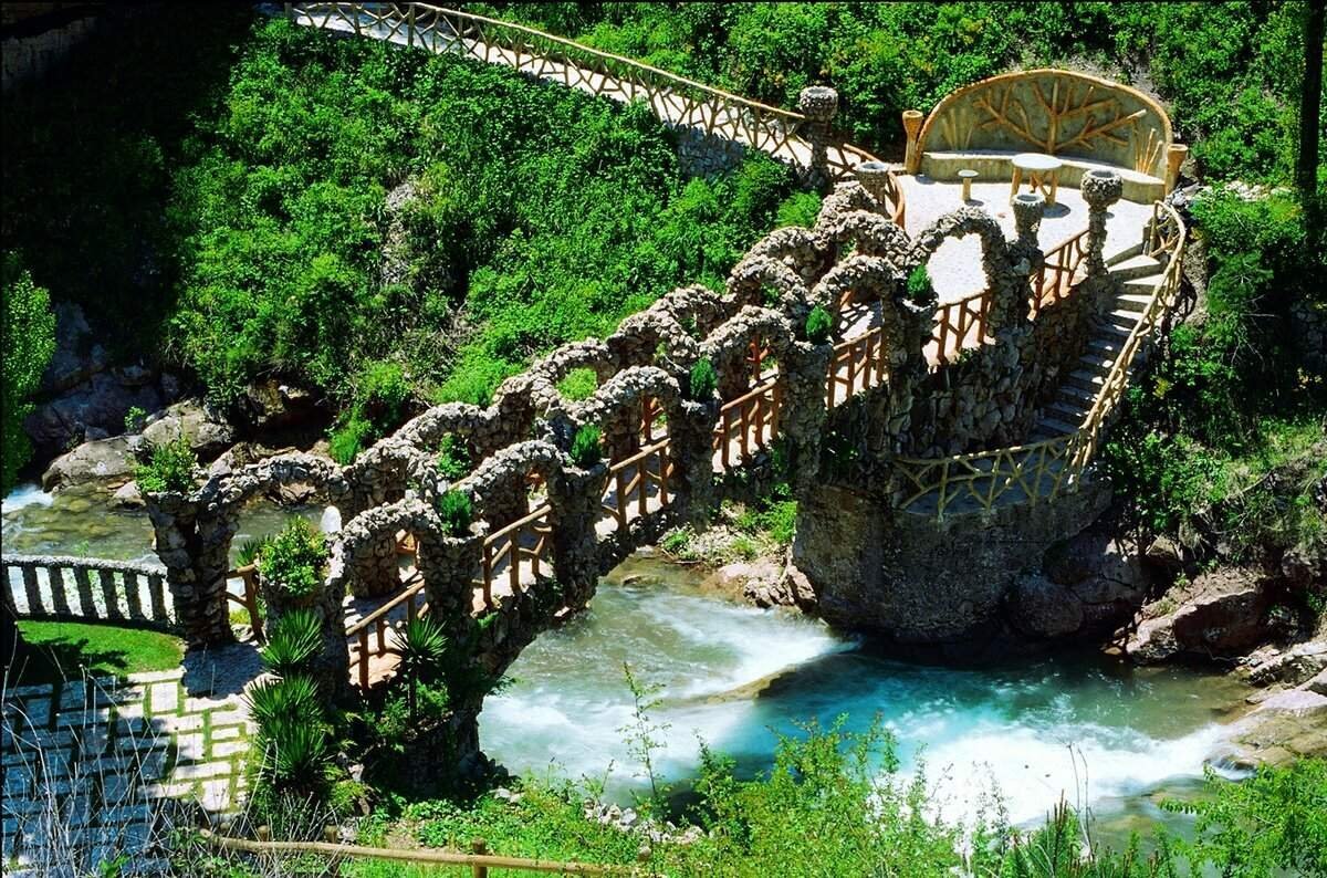 Сады Артигас в Ла-Побла-де-Лилле, Барселона. Год постройки - 1905. Источник Яндекс.Картинки