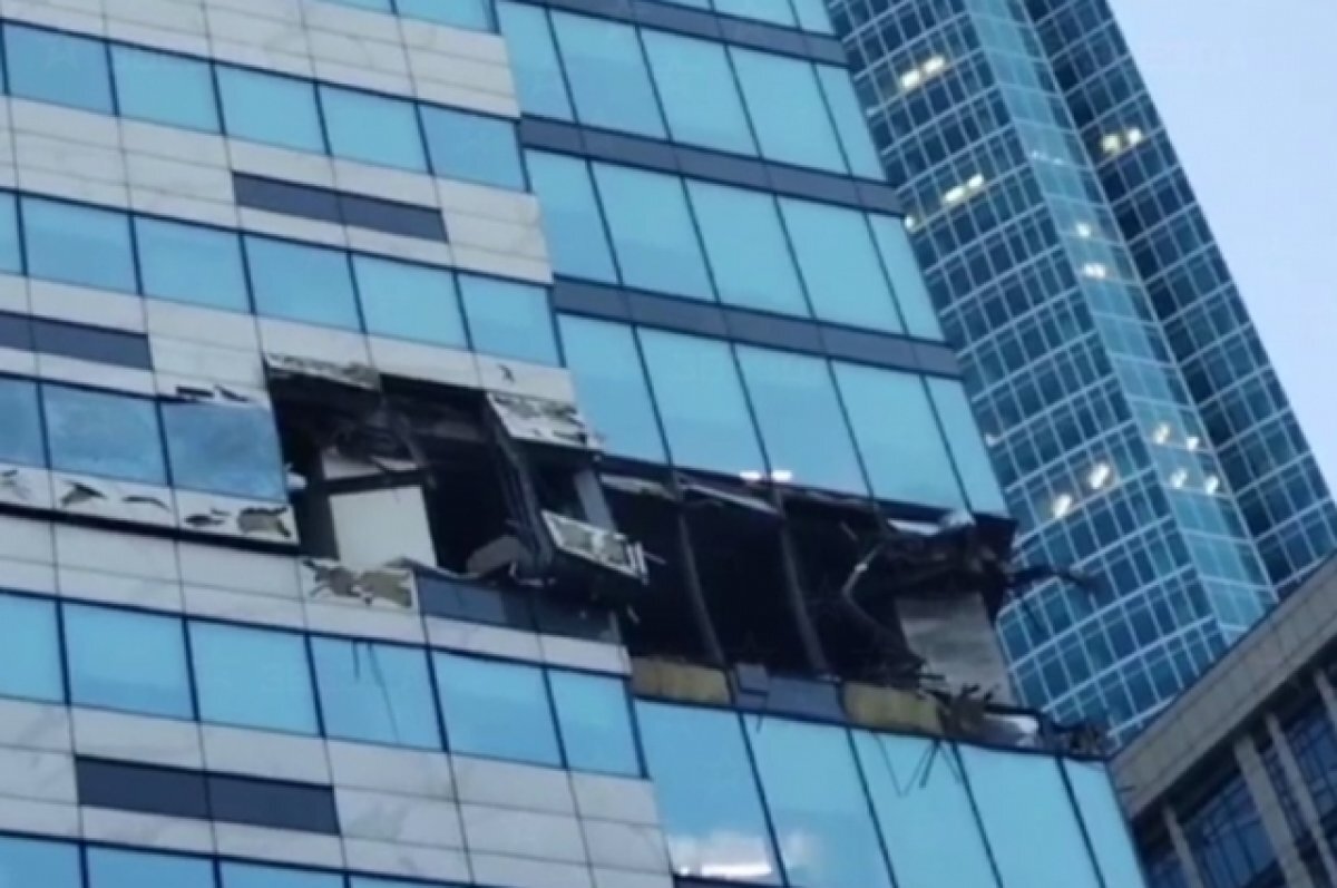    В Сети появились кадры последствий прилёта БПЛА в башню «Москва-Сити»