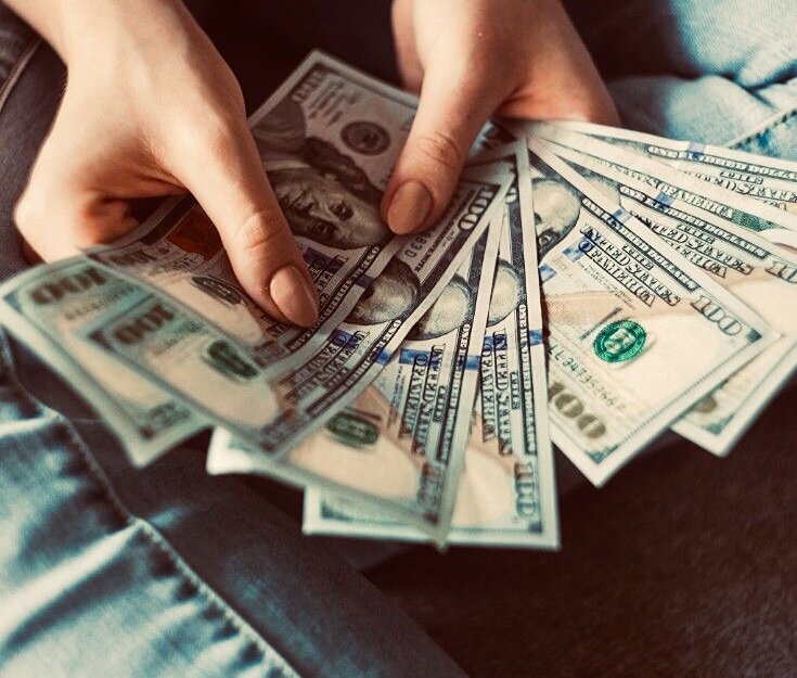 Много денег