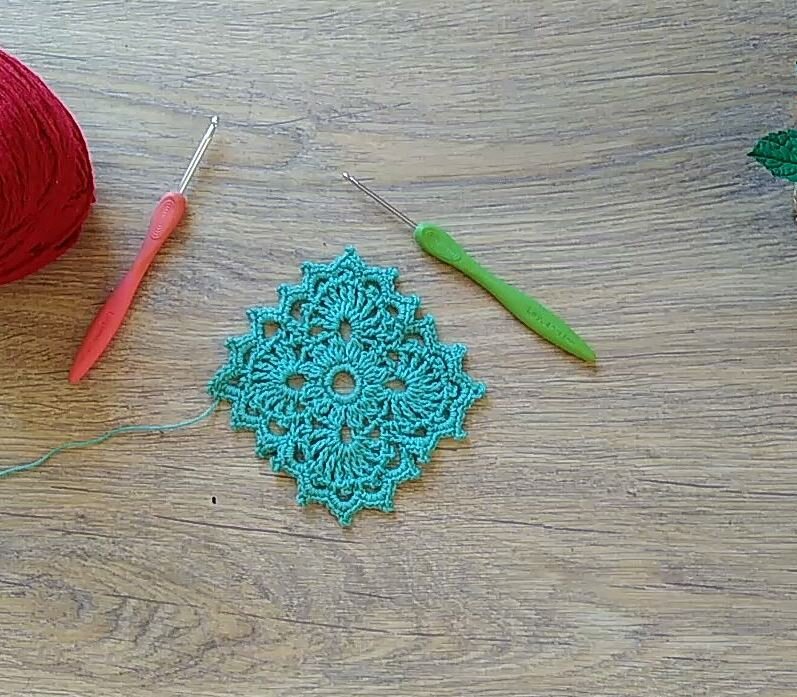 квадратный мотив крючком