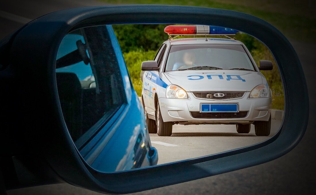 Картинка «Обогнал Гибдд», источник «Яндекс Картинки».