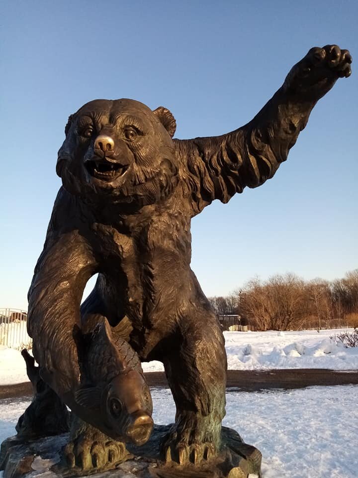 Памятник медведю в ярославле фото