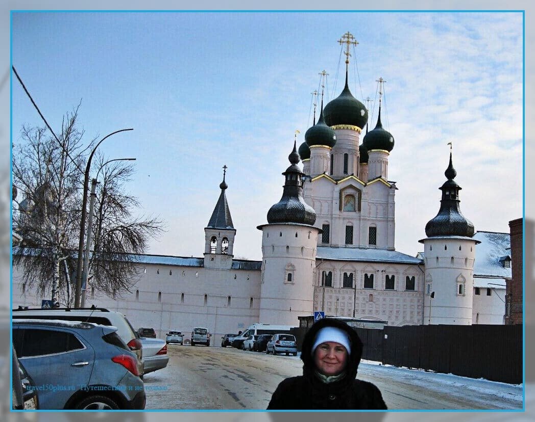 Вход в Ростовский кремль. Церковь Иоанна Богослова.