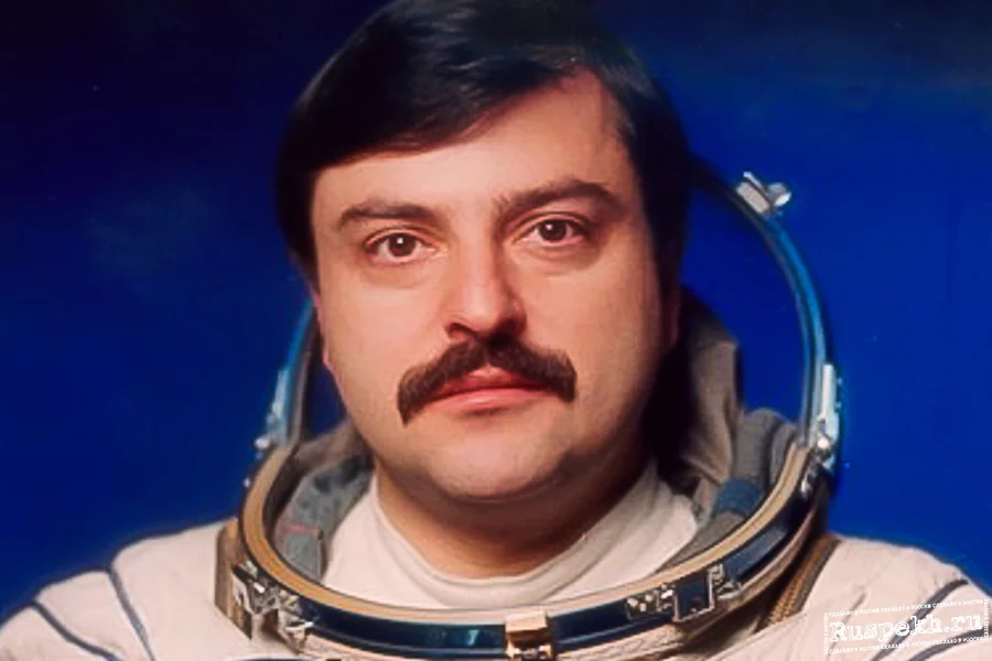 Муса Манаров