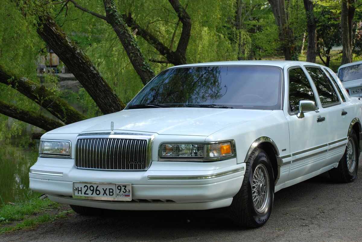 Американский аристократ Lincoln Town Car 1993 г.в. | Бешеный Карандаш | Дзен