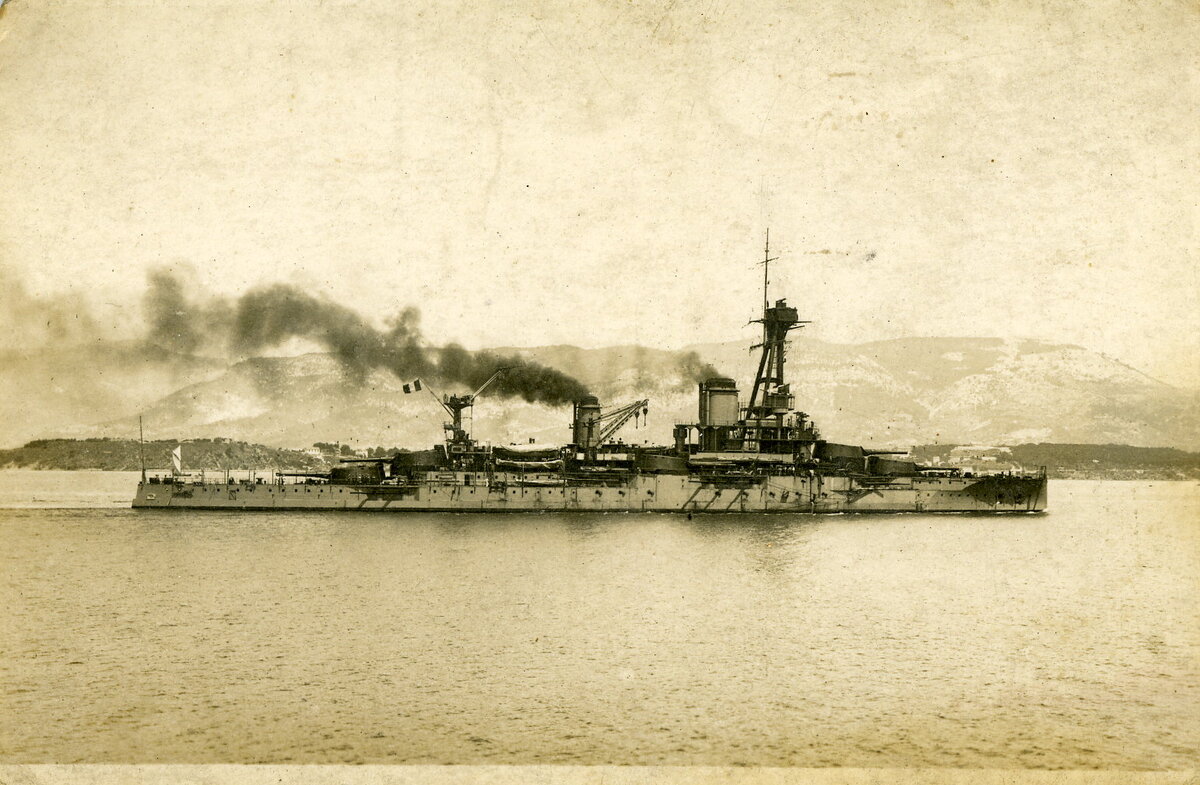 Линкор "Курбэ" в Тулоне, 1924 год