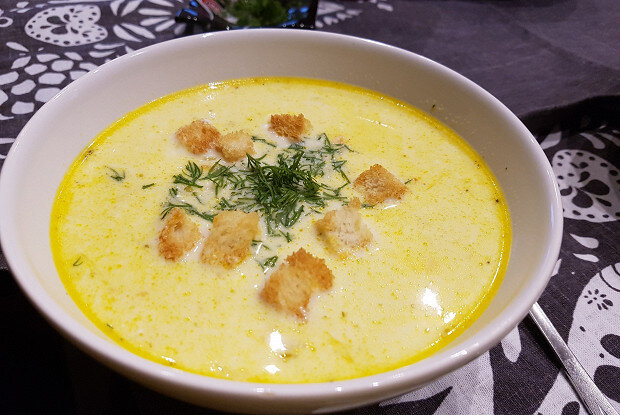 Сырный суп по‑французски с курицей.