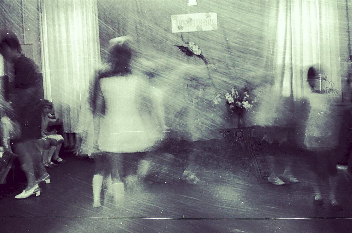 Фотоснимки из серии "Другая точка зрения. Комната страха", авторы - Сергей Ефремов и Азат Галиев