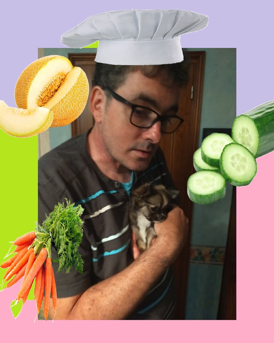 Люся со своим личным поваром)))Люсе здесь 2 месяца.