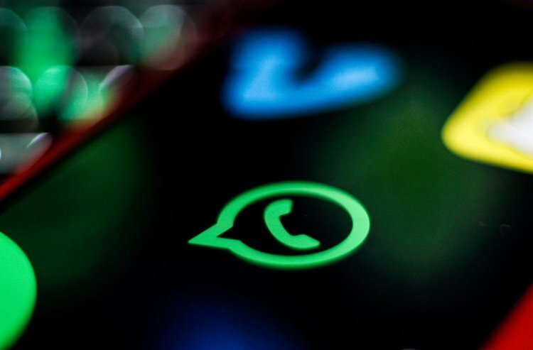 Я никогда не скачиваю картинки из WhatsApp и вам не советую