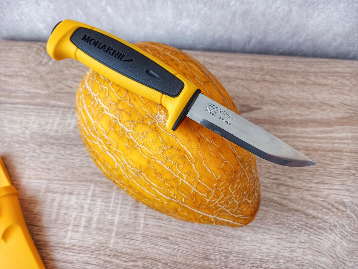 Нож morakniv Basic 546