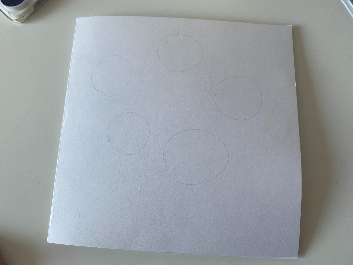 Сильно не давите, чтобы их было чуть-чуть видно