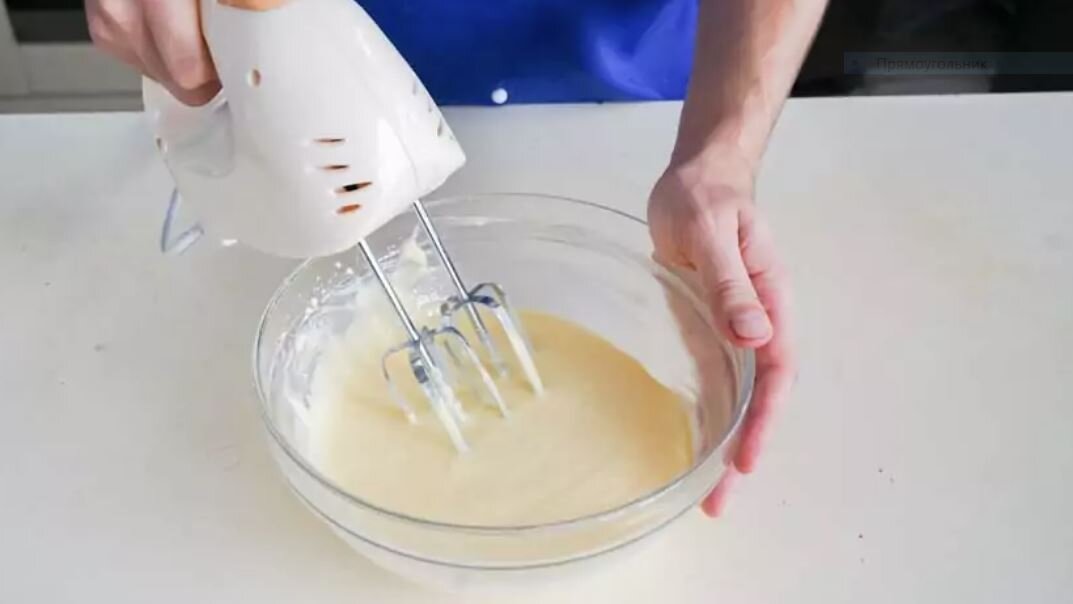 Я кладу тесто в пакет и через 15 минут получаю песочные печенья к чаю