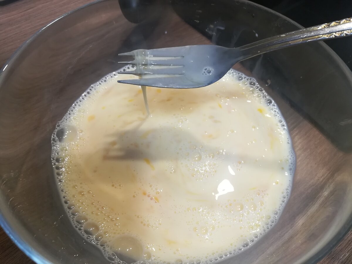 Взбили 4 яйца