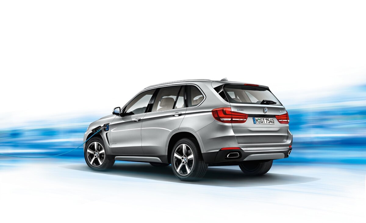 Автомобиль BMW X5 xDrive40e