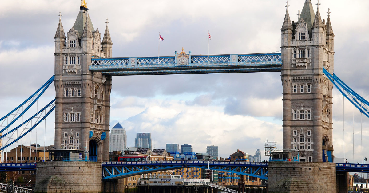 Tower Bridge (unsplash.com)