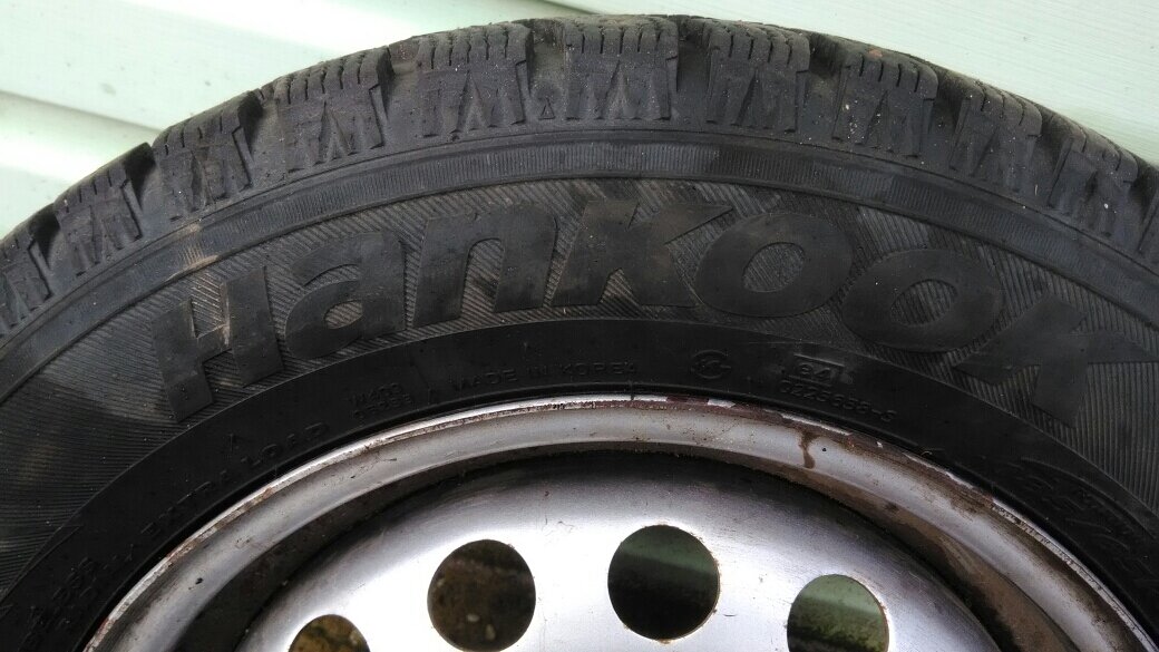 Hankook Winter iPike W409 
