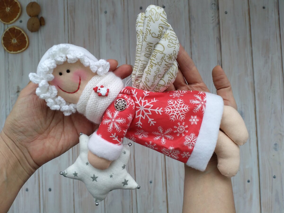 РЕПОРТАЖ: Как сделать рождественского ангела в стиле белорусской вытинанки
