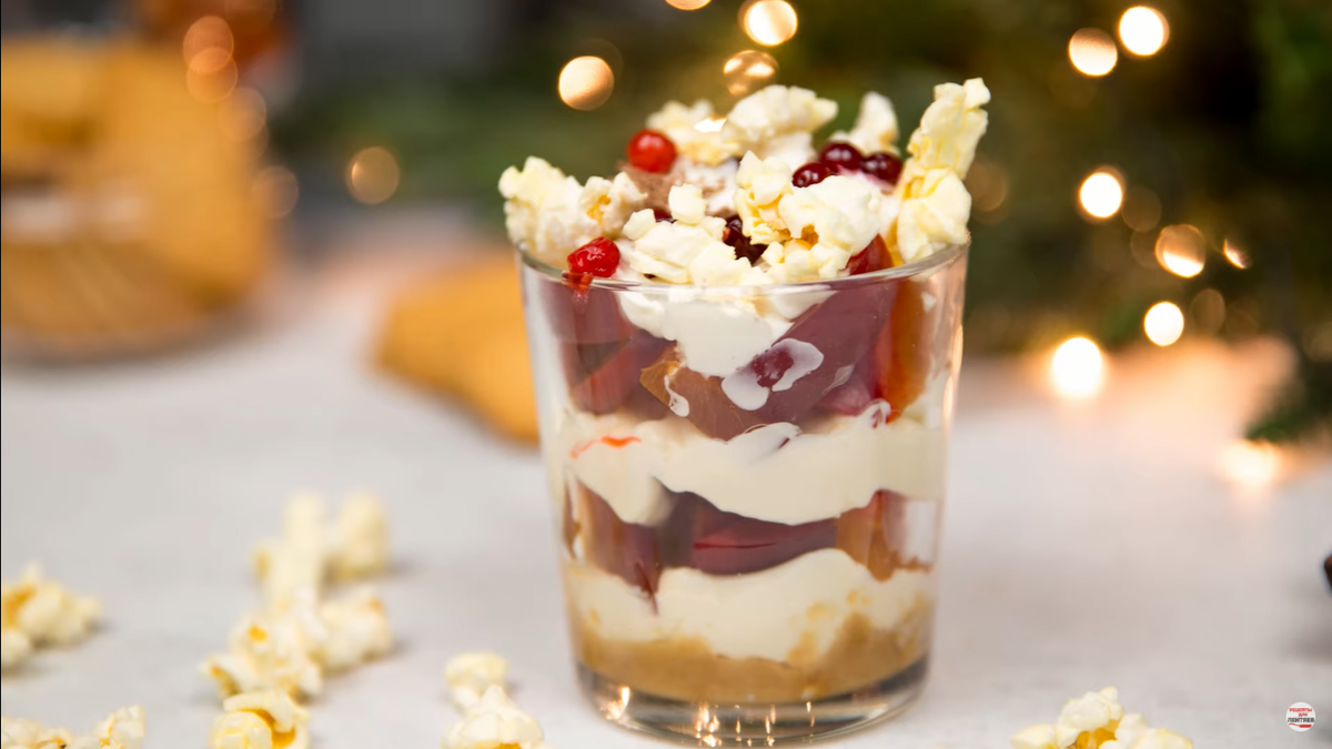 Десерт за 5 минут. Молочная девчонка Парфе. Lemon amaretti Trifle Platinum Jubilee. Queen Elizabeth Platinum Trifle Lemon amaretti