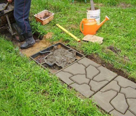 Водопровод на даче из колодца своими руками: выбор труб, схемы