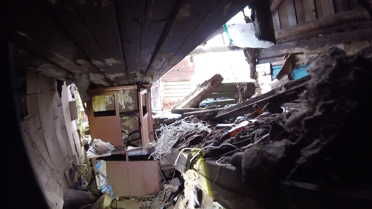 Потолок провалился