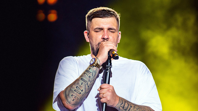 Баста на концерте. 