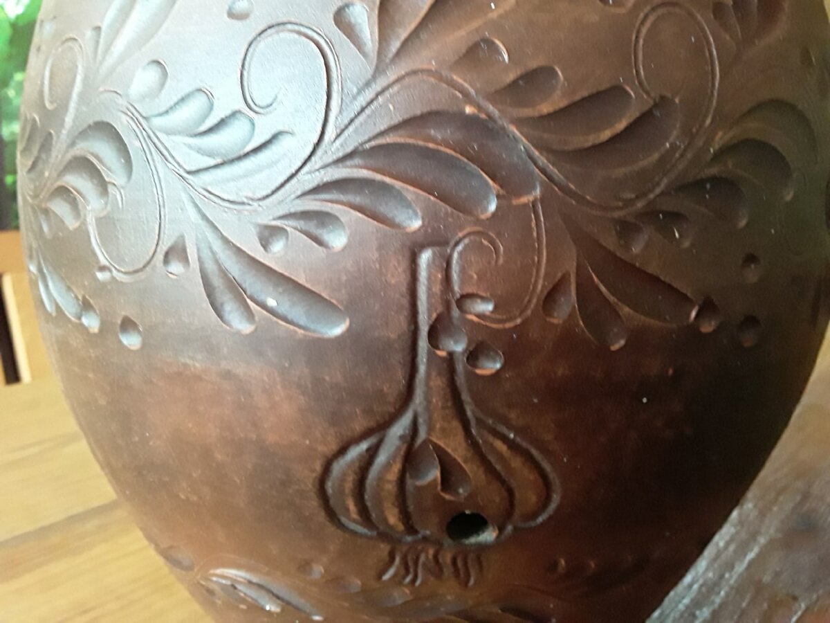 В самом горшке также предусмотрена вентиляция