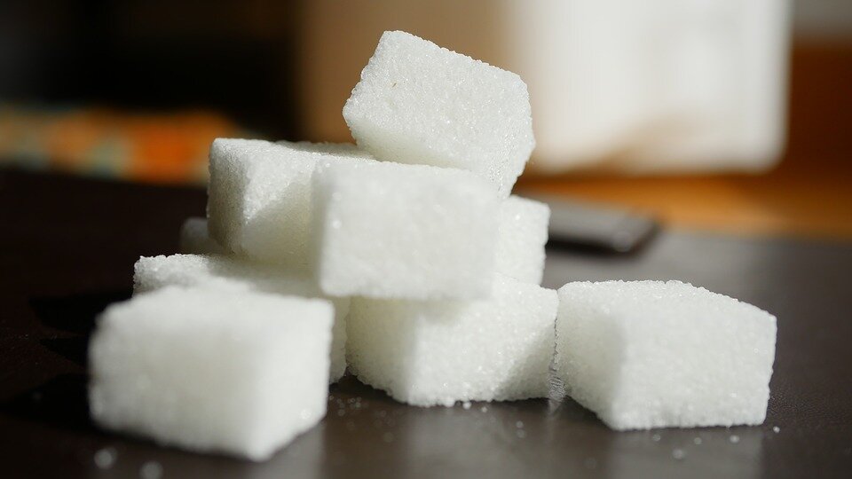 сахар нужно есть в разумных количествах