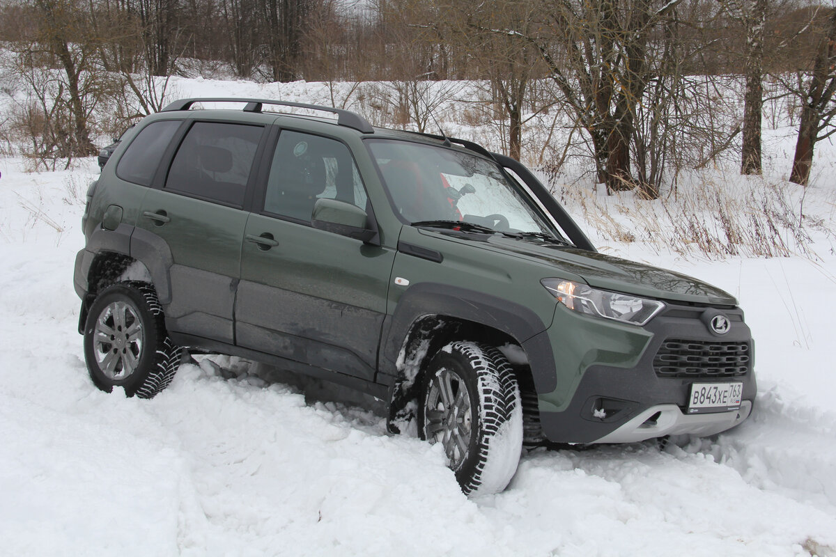 Нива тревел обкатка. Нива Тревел off Road шноркель. Нива Тревел по снегу. Нива Тревел на бездорожье. Niva Travel внедорожные колеса.