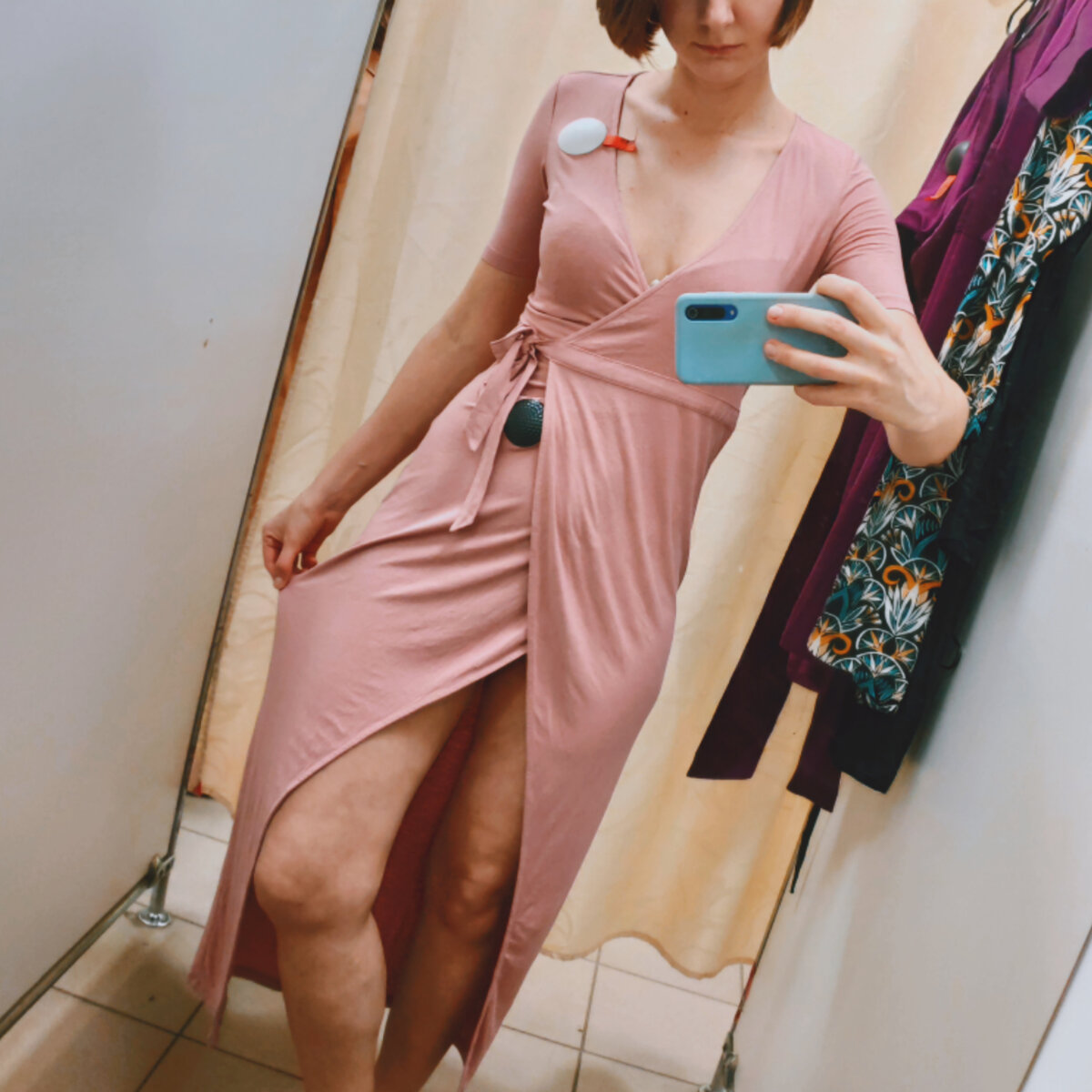 Фото автора из примерочной секонда 