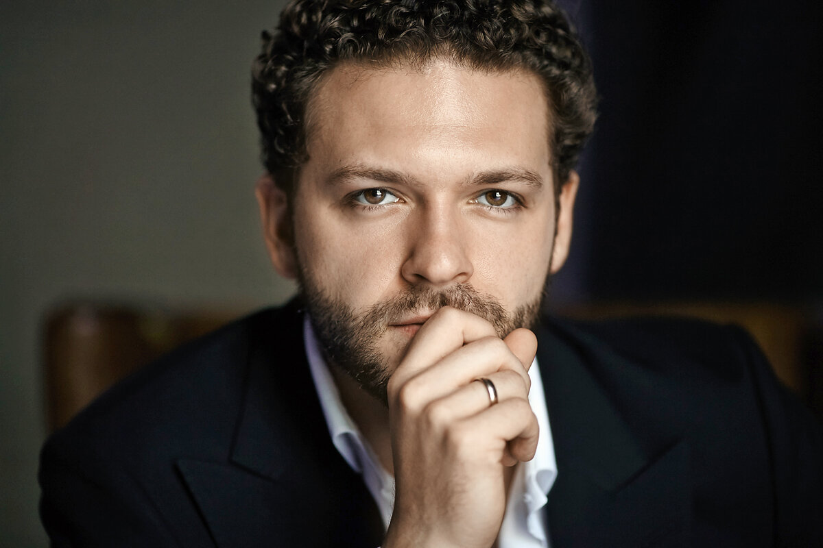 К. Крюков. Дизайнер ювелирных изделий и актер.