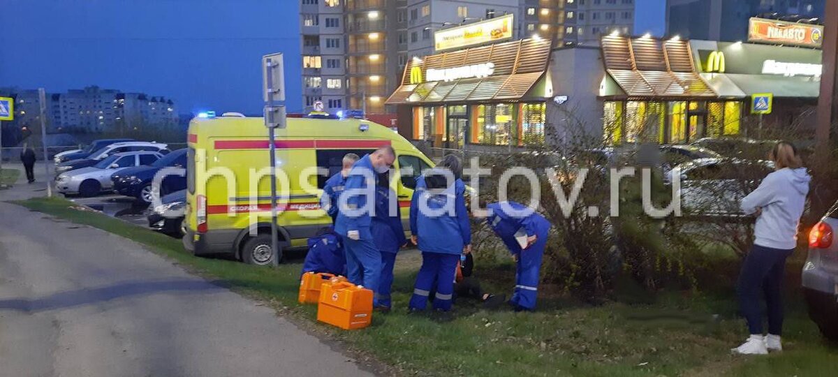 На месте работают спасатели областной службы спасения, медики скорой помощи, сотрудники ДПС. Обстоятельства произошедшего устанавливаются.
