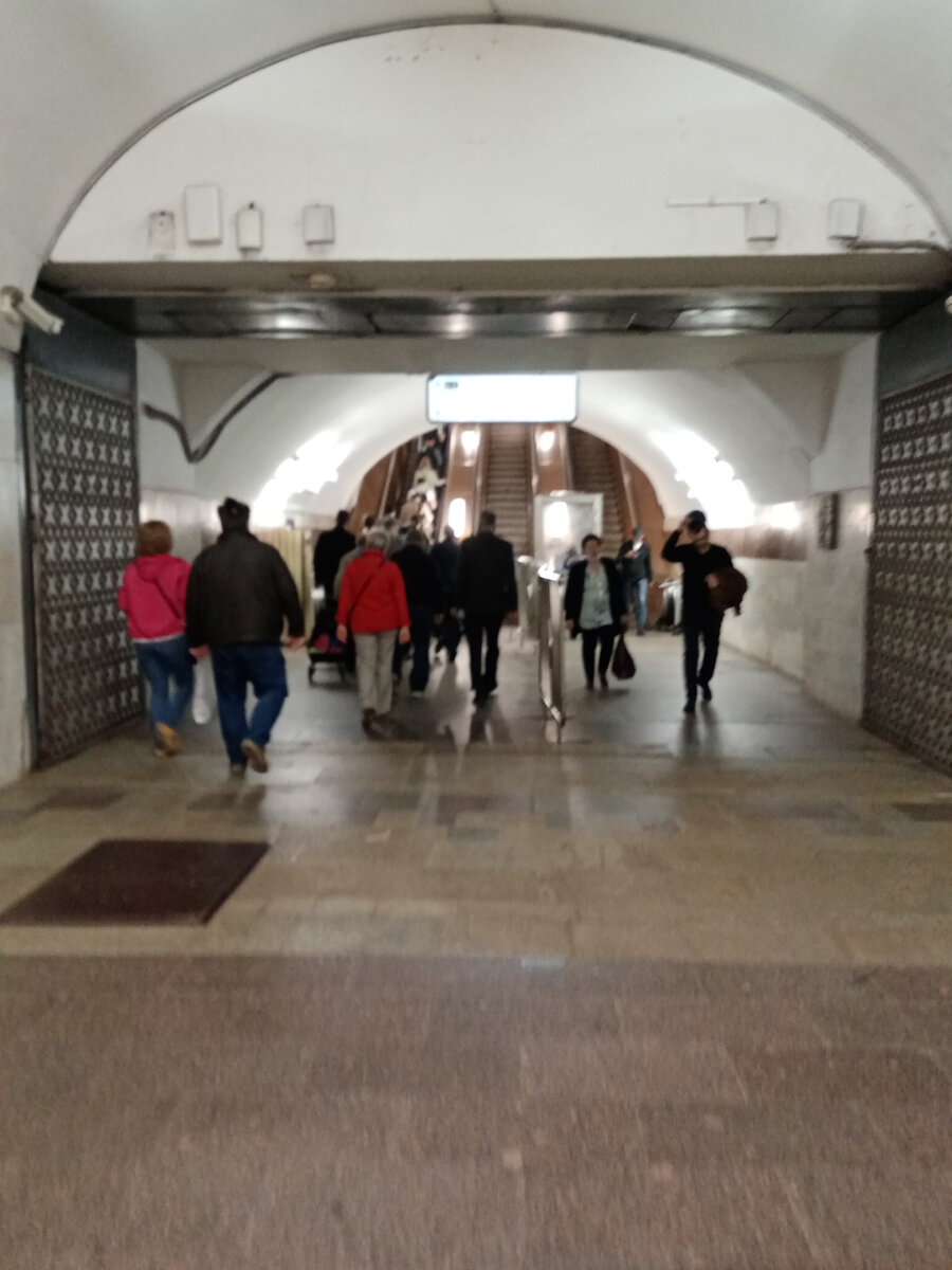 Станция Московского метро «Площадь Ильича» .