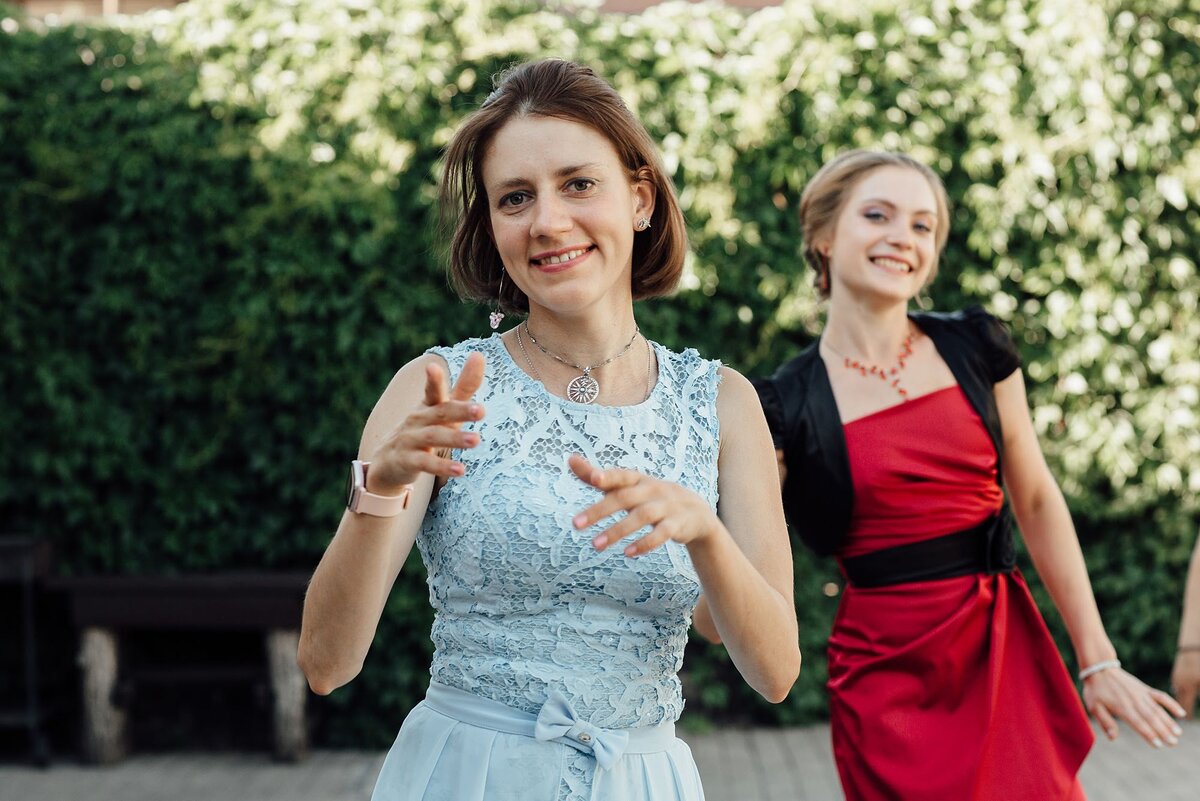 Я на свадьбе у подруги Адель)