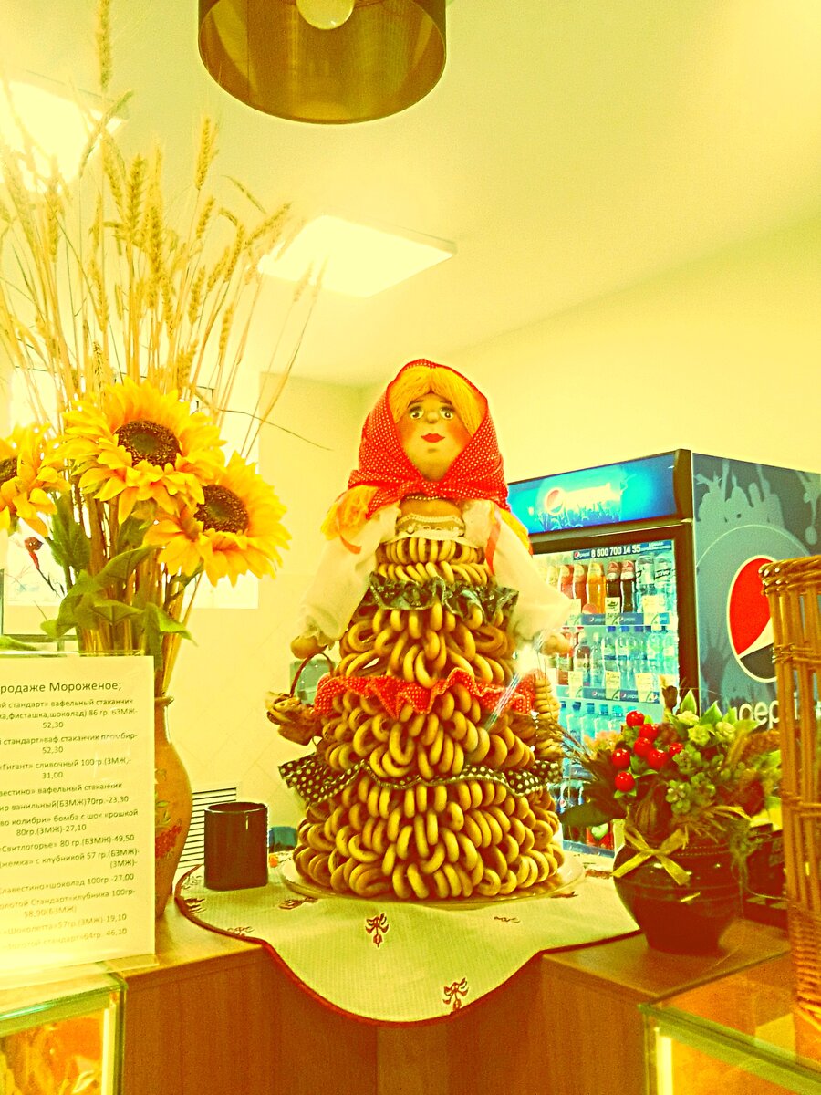 Угощайтесь, друзья.