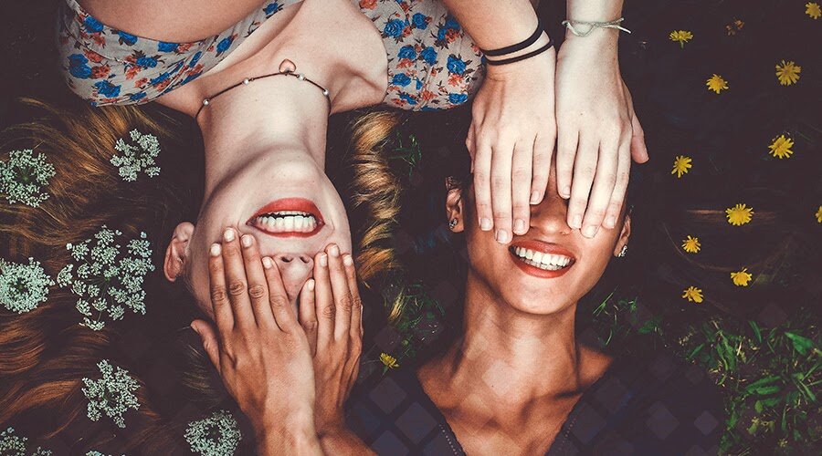 Изменить внешность и выглядеть моложе помогают не только косметологи и пластические хирурги. Обратитесь к стоматологу, чтобы решить проблемы с зубами. Фото: Яндекс.Картинки.