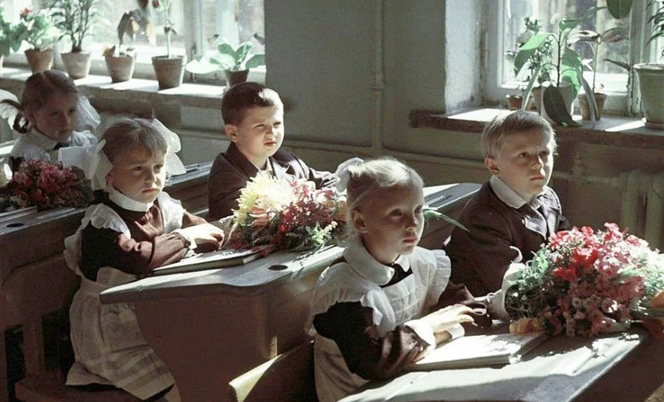 Первоклашки в начале 70-х. Фото из интернета.