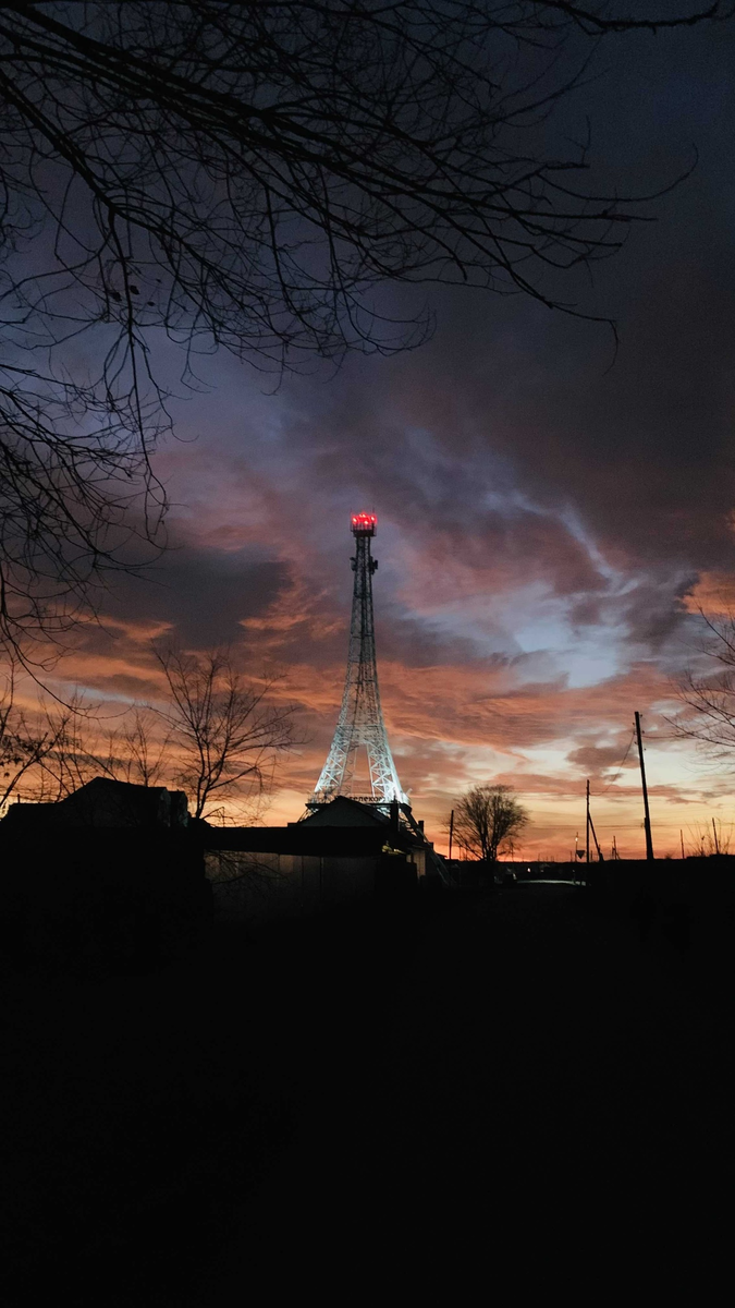 Вид на ночную башню