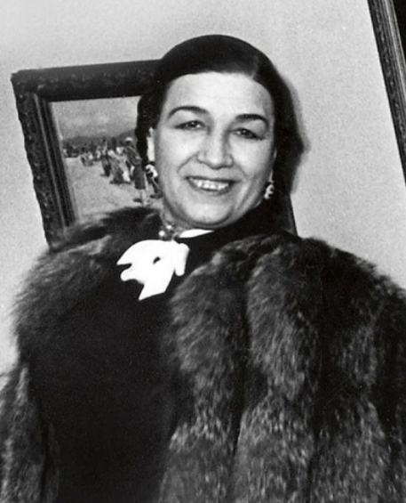 Лидия Русланова любила дорогие украшения и меха.